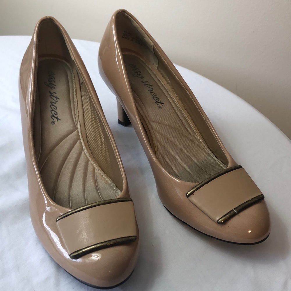 Nude Easy Street heels